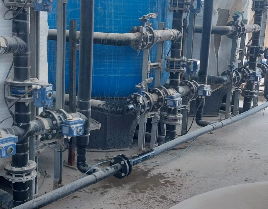 Mechanical and electrical connections of a package treatment plant